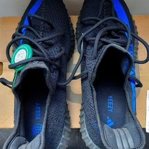 Sneakers, size 12.5 Adidas, Yeezy Boots 350 V 2, textil, New originals.